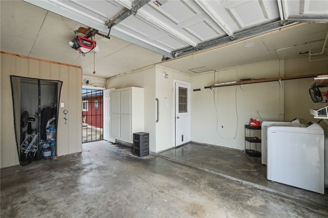 1302 Aswan Dr, Corpus Christi, TX 78412