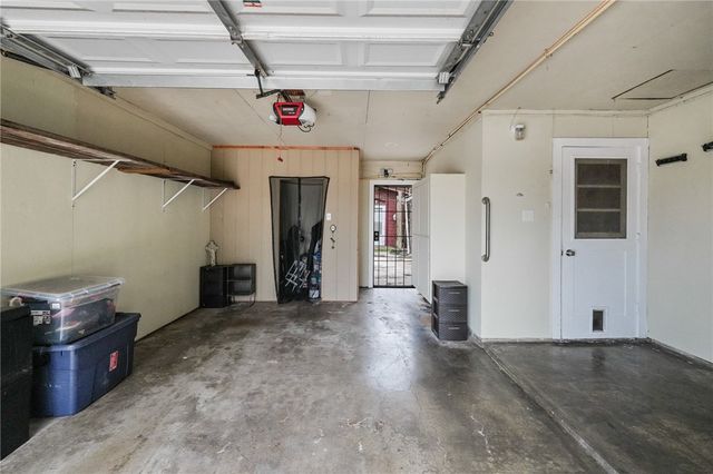 1302 Aswan Dr, Corpus Christi, TX 78412
