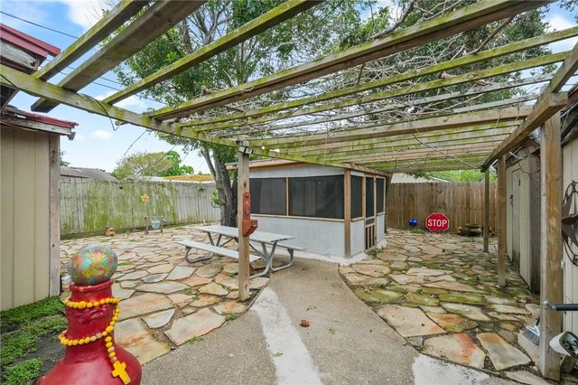 1302 Aswan Dr, Corpus Christi, TX 78412