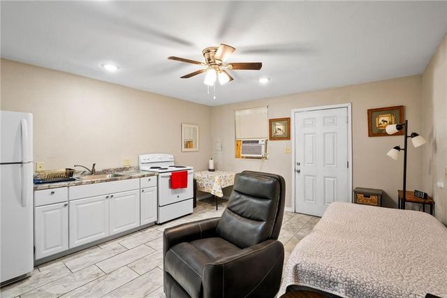 1302 Aswan Dr, Corpus Christi, TX 78412