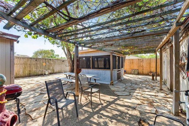 1302 Aswan Dr, Corpus Christi, TX 78412