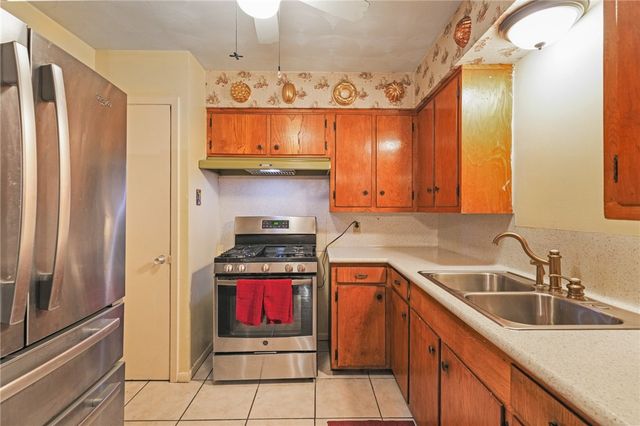 1302 Aswan Dr, Corpus Christi, TX 78412