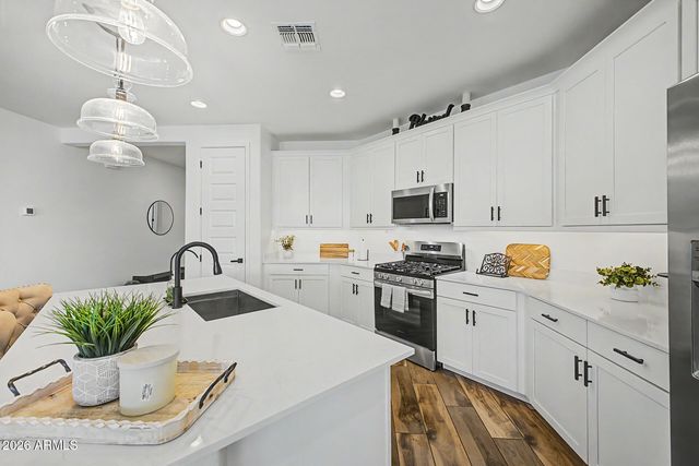 17537 W SUPERIOR Avenue, Goodyear, AZ 85338