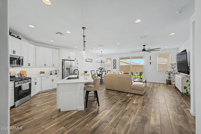 17537 W SUPERIOR Avenue, Goodyear, AZ 85338