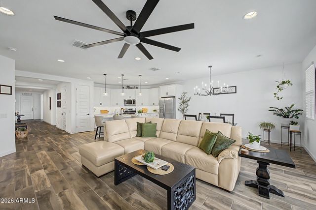 17537 W SUPERIOR Avenue, Goodyear, AZ 85338