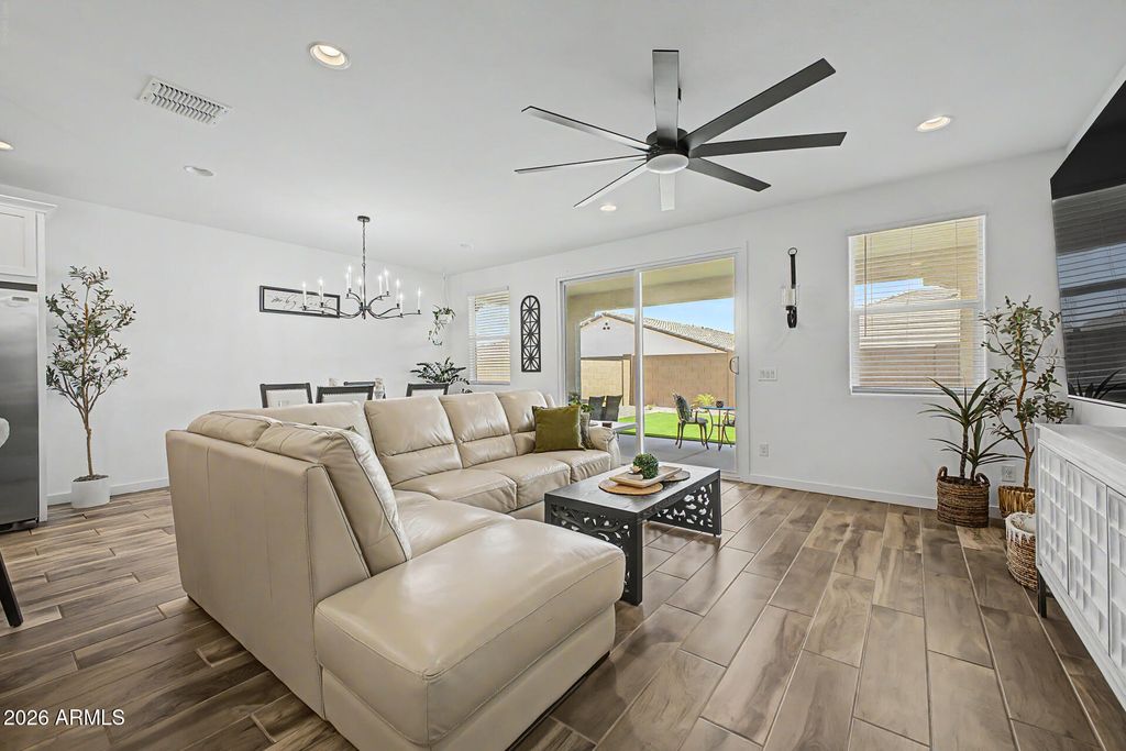Image 15 of property listing at 17537 W SUPERIOR Avenue, Goodyear, AZ 85338