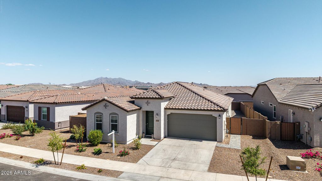Image 8 of property listing at 17537 W SUPERIOR Avenue, Goodyear, AZ 85338