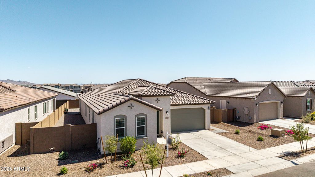Image 9 of property listing at 17537 W SUPERIOR Avenue, Goodyear, AZ 85338
