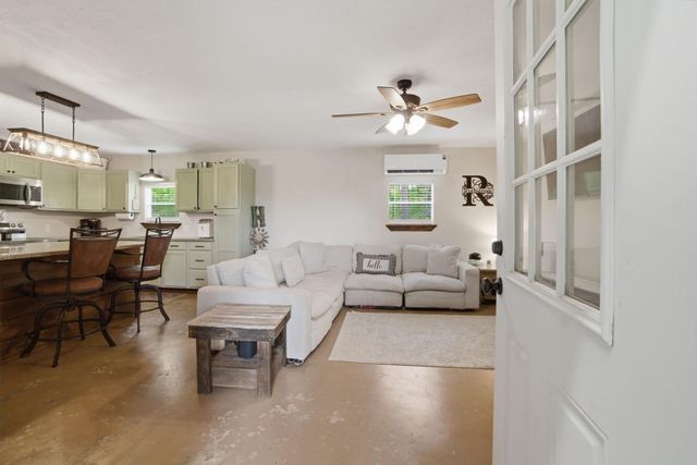 446 Hanson Road, Onalaska, TX 77360