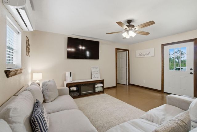 446 Hanson Road, Onalaska, TX 77360