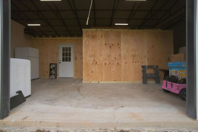 446 Hanson Road, Onalaska, TX 77360