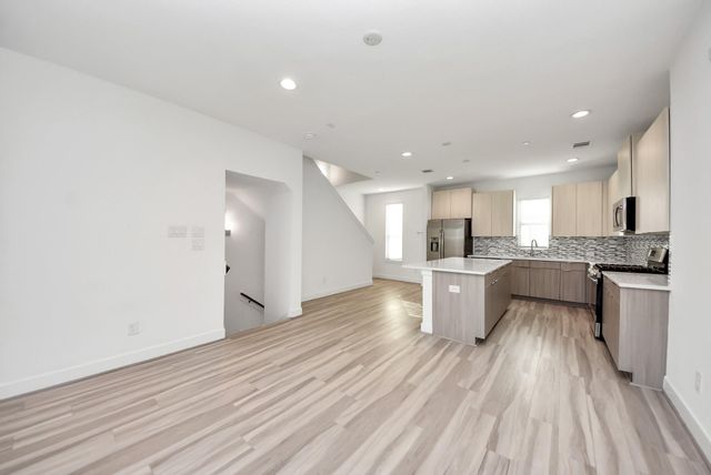 18716 Centro Main Street B, Shenandoah, TX 77385