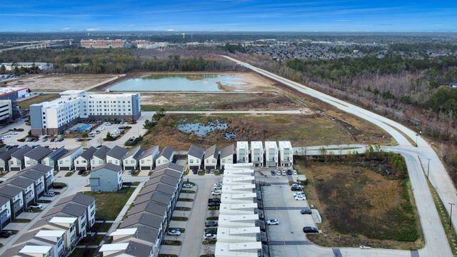 18716 Centro Main Street B, Shenandoah, TX 77385