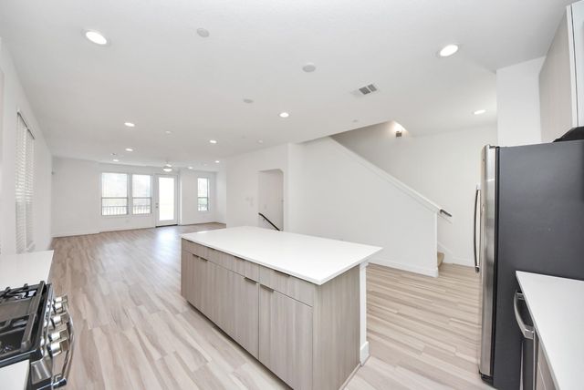 18716 Centro Main Street B, Shenandoah, TX 77385