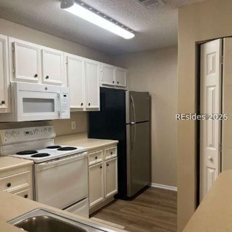 50 Pebble Beach Cv Apt F211, Bluffton, SC 29910