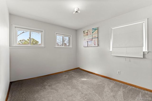 5755 Plainfield Street, Dearborn Heights, MI 48127