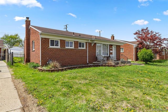 5755 Plainfield Street, Dearborn Heights, MI 48127
