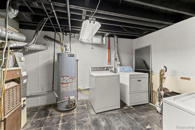 5755 Plainfield Street, Dearborn Heights, MI 48127