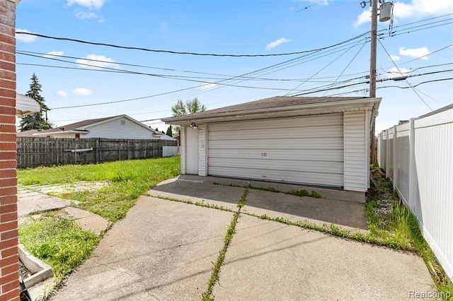 5755 Plainfield Street, Dearborn Heights, MI 48127