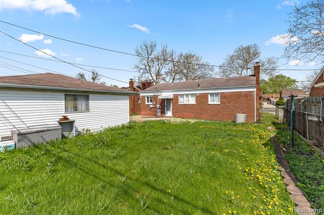 5755 Plainfield Street, Dearborn Heights, MI 48127