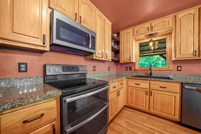 166 Walnut Mountain Court, Ellijay, GA 30536