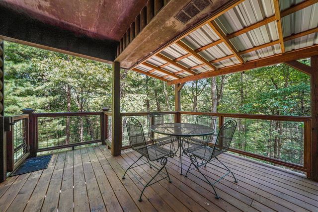 166 Walnut Mountain Court, Ellijay, GA 30536