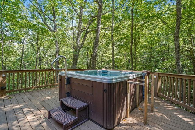 166 Walnut Mountain Court, Ellijay, GA 30536
