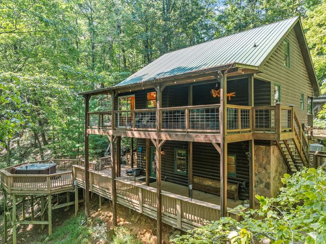 166 Walnut Mountain Court, Ellijay, GA 30536