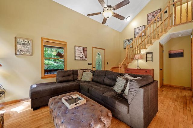 166 Walnut Mountain Court, Ellijay, GA 30536