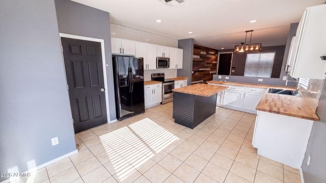 18175 W CARLOTA Lane, Surprise, AZ 85387