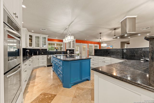 338 Prinz Dr, San Antonio, TX 78213