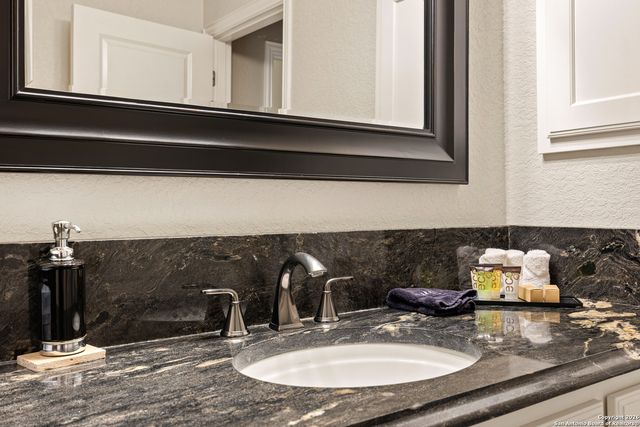 338 Prinz Dr, San Antonio, TX 78213