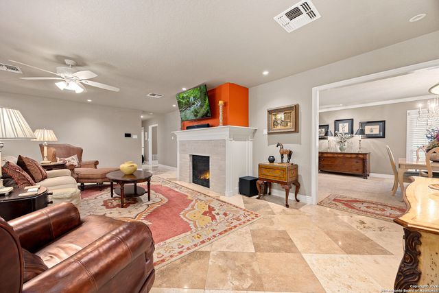 338 Prinz Dr, San Antonio, TX 78213