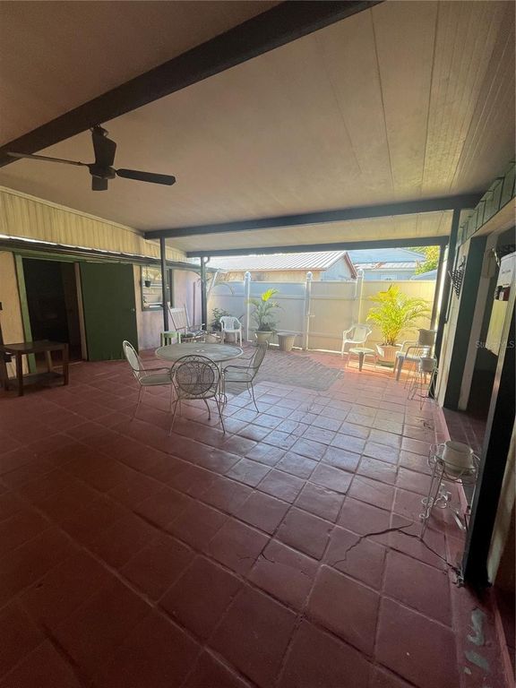 Image 25 of property listing at 2405 CORRINE STREET, Tampa, FL 33605