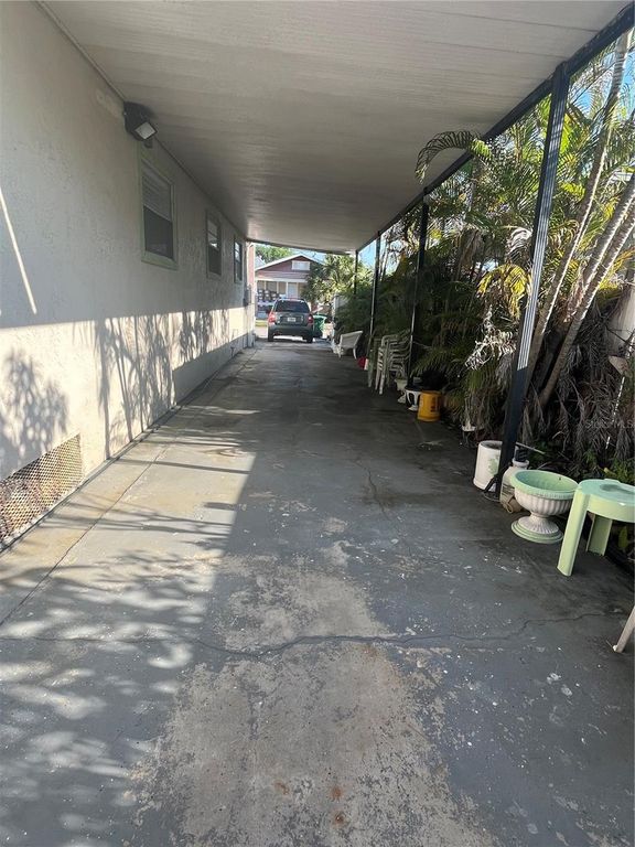 Image 36 of property listing at 2405 CORRINE STREET, Tampa, FL 33605