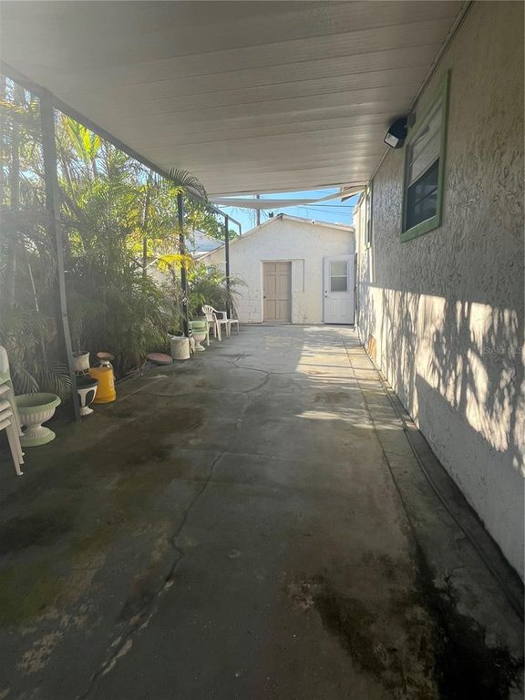 Image 37 of property listing at 2405 CORRINE STREET, Tampa, FL 33605