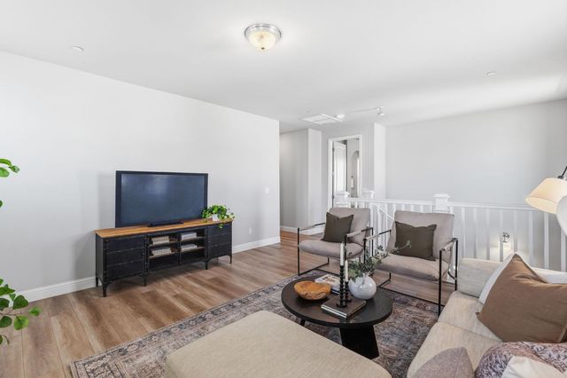 1257 E Via Ulivo, Fresno, CA 93730