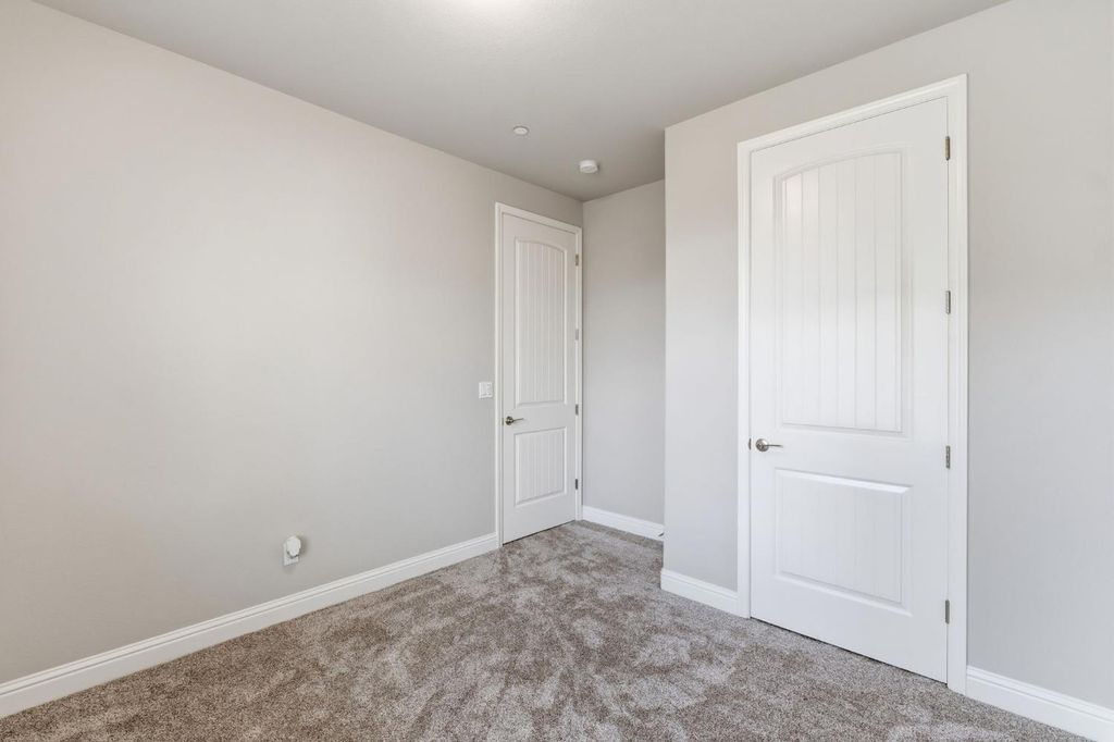 Image 13 of property listing at 1257 E Via Ulivo, Fresno, CA 93730
