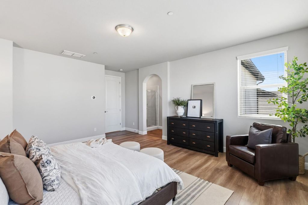 Image 20 of property listing at 1257 E Via Ulivo, Fresno, CA 93730