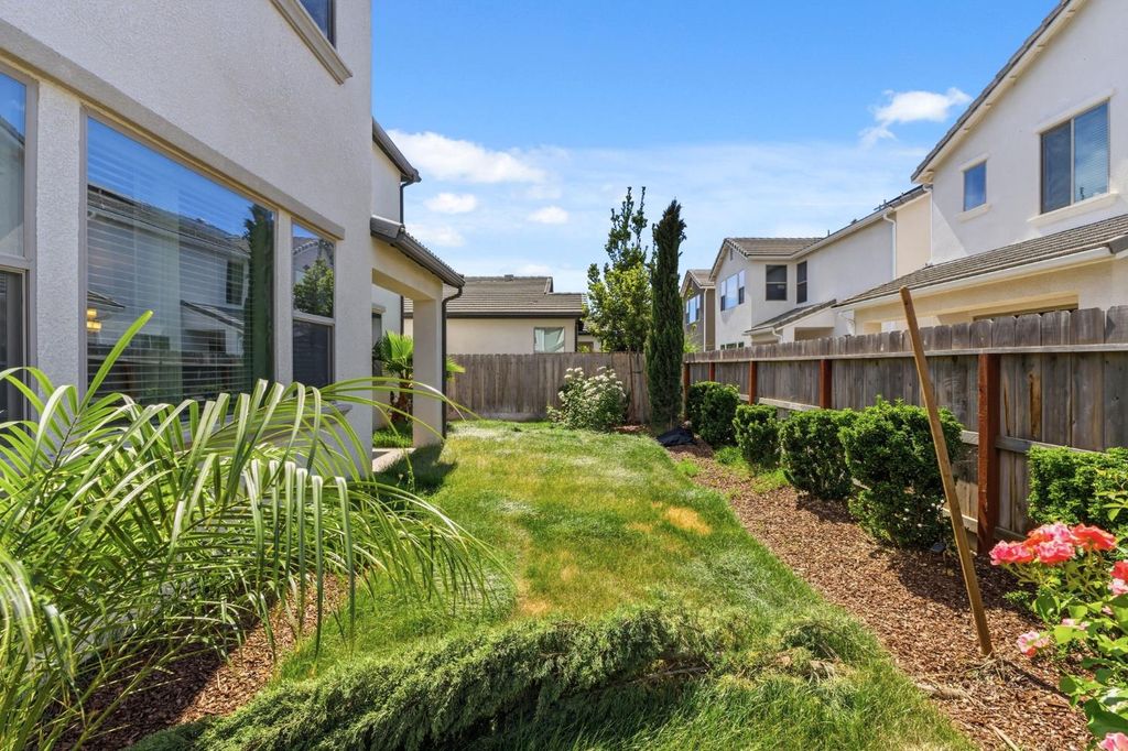 Image 29 of property listing at 1257 E Via Ulivo, Fresno, CA 93730