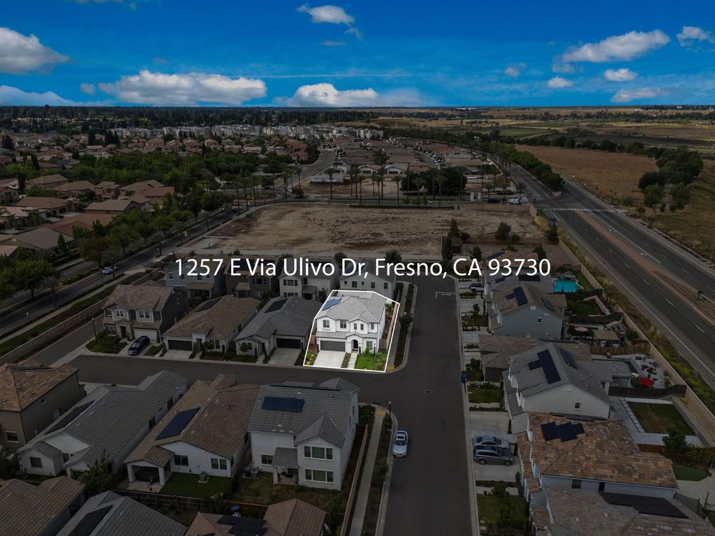 Image 30 of property listing at 1257 E Via Ulivo, Fresno, CA 93730