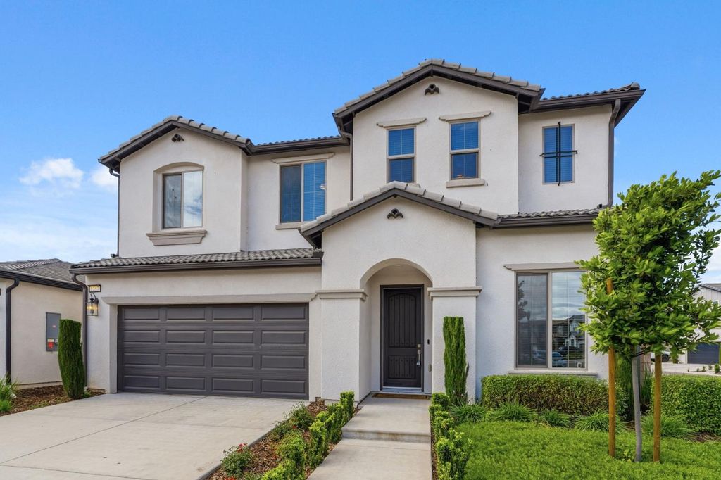 Image 33 of property listing at 1257 E Via Ulivo, Fresno, CA 93730
