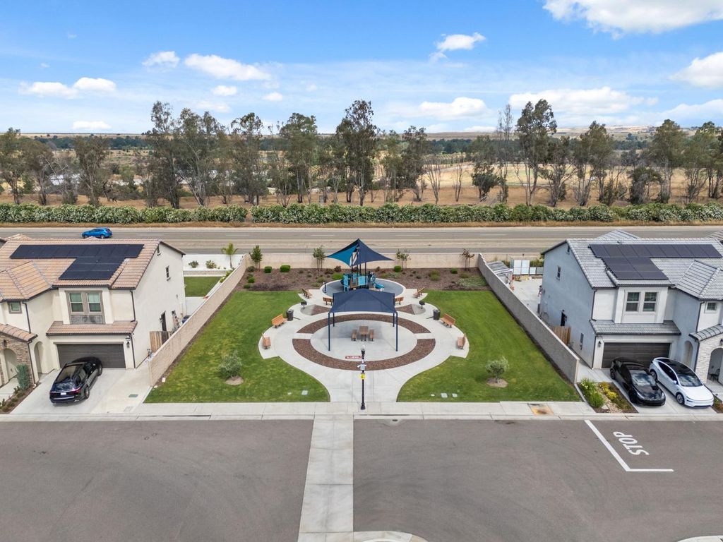 Image 35 of property listing at 1257 E Via Ulivo, Fresno, CA 93730
