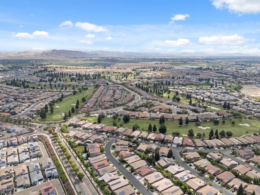 Image 38 of property listing at 1257 E Via Ulivo, Fresno, CA 93730
