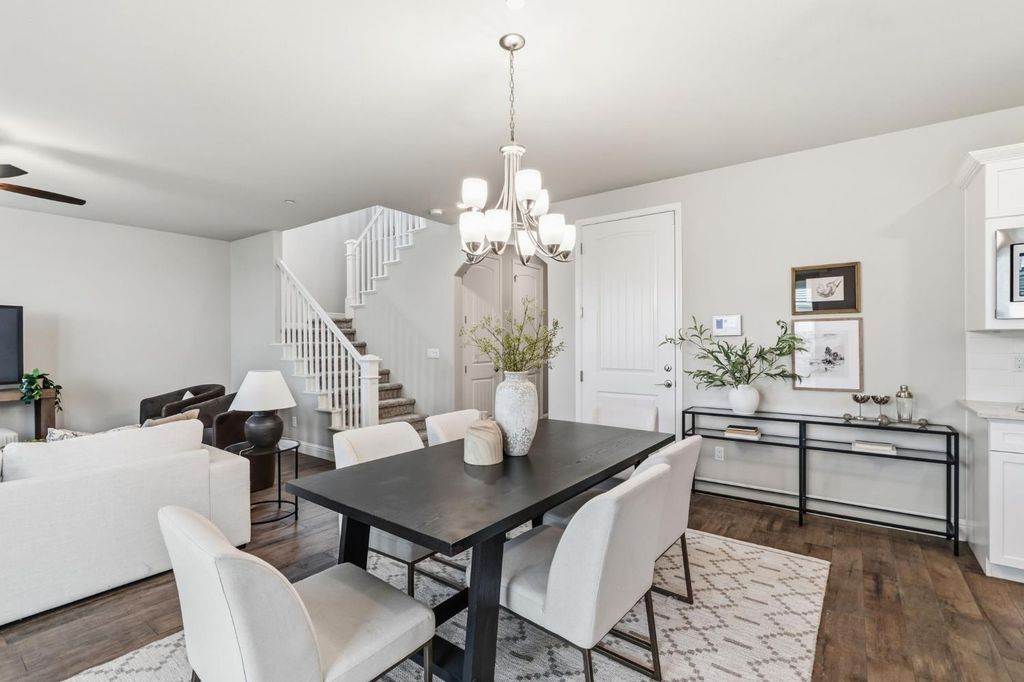 Image 8 of property listing at 1257 E Via Ulivo, Fresno, CA 93730