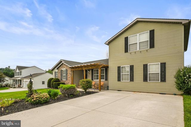 41 BUGLER DR, New Oxford, PA 17350