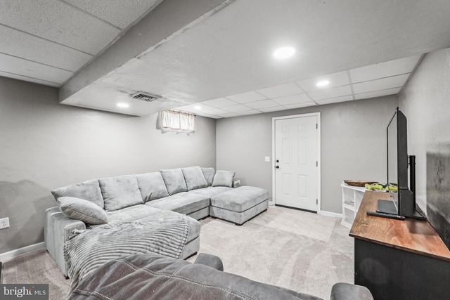 41 BUGLER DR, New Oxford, PA 17350