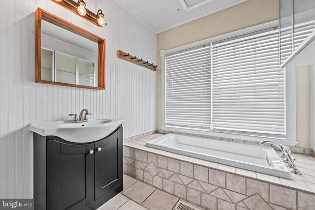 41 BUGLER DR, New Oxford, PA 17350