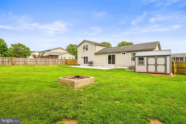 41 BUGLER DR, New Oxford, PA 17350
