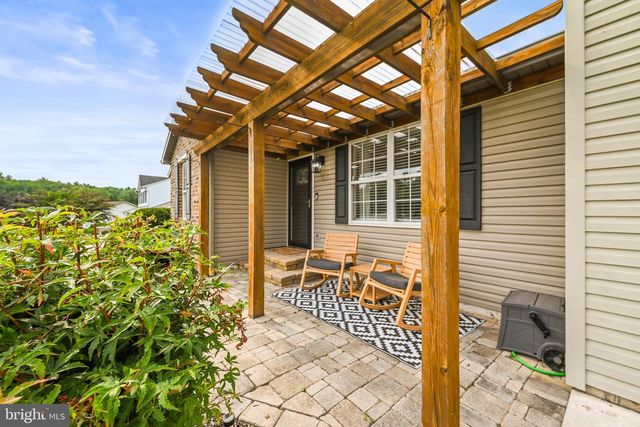 41 BUGLER DR, New Oxford, PA 17350